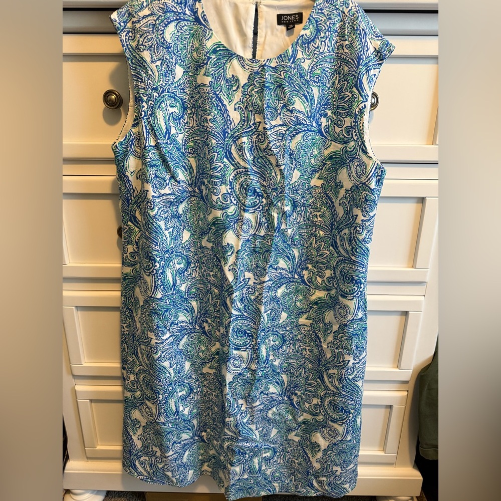 Jones New York Plus Size Blue and White Paisley Sleeveless Dress